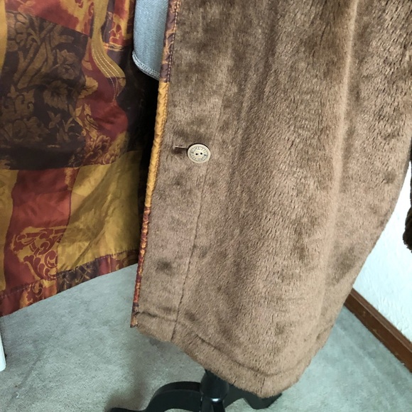 Reversible faux fur coat size Medium - Picture 10 of 14
